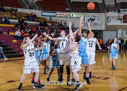 Thumbnail 2 in New Way Christian Academy vs. Archer City (Fantasy of Lights) photogallery.