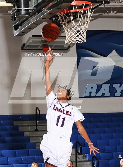 Thumbnail 2 in Brennan vs. Dawson (McDonald's Texas Invitational) photogallery.