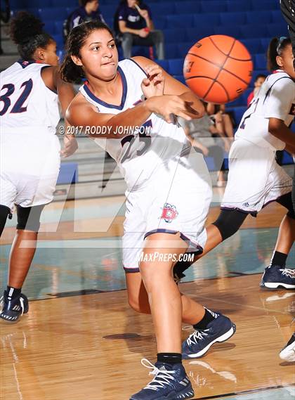 Thumbnail 3 in Brennan vs. Dawson (McDonald's Texas Invitational) photogallery.