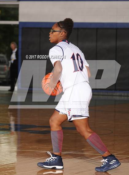 Thumbnail 3 in Brennan vs. Dawson (McDonald's Texas Invitational) photogallery.