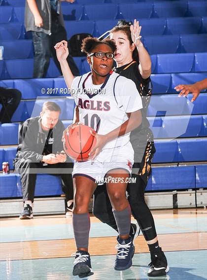 Thumbnail 1 in Brennan vs. Dawson (McDonald's Texas Invitational) photogallery.