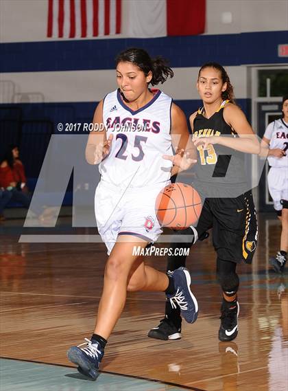 Thumbnail 2 in Brennan vs. Dawson (McDonald's Texas Invitational) photogallery.
