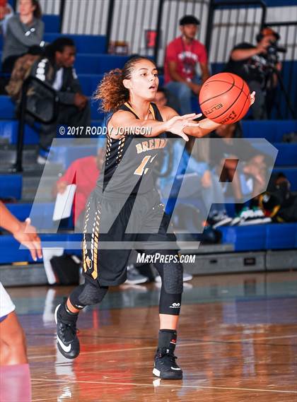 Thumbnail 2 in Brennan vs. Dawson (McDonald's Texas Invitational) photogallery.