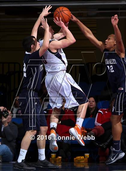 Thumbnail 2 in Briarcliff vs Putnam Valley (Section 1 Class B Final) photogallery.