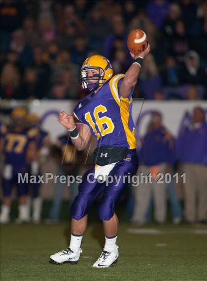 Thumbnail 2 in Hilmar vs. Escalon (CIF SJS D4 Final) photogallery.