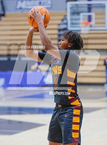 Thumbnail 3 in Walker vs. Valdosta (Lemon Street Classic) photogallery.