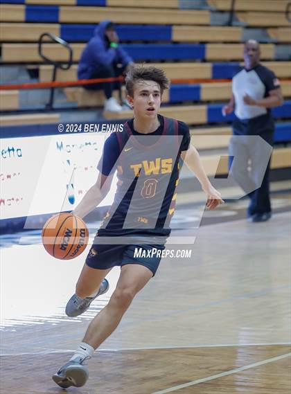 Thumbnail 2 in Walker vs. Valdosta (Lemon Street Classic) photogallery.