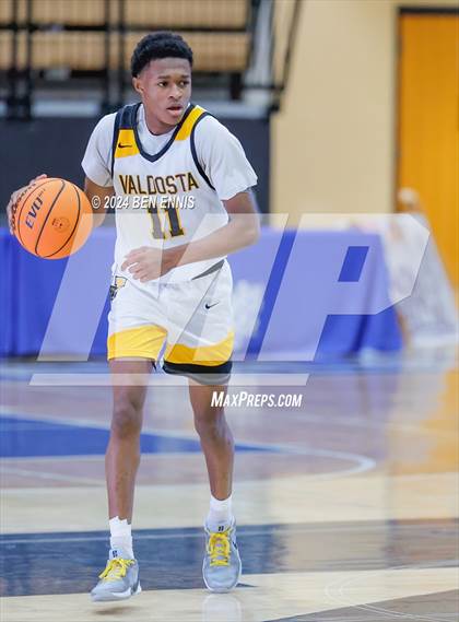 Thumbnail 3 in Walker vs. Valdosta (Lemon Street Classic) photogallery.