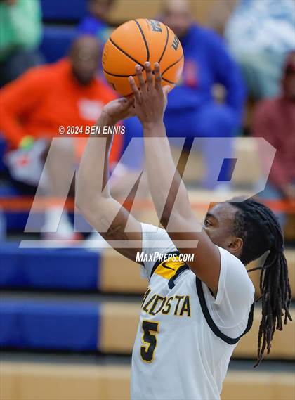 Thumbnail 2 in Walker vs. Valdosta (Lemon Street Classic) photogallery.