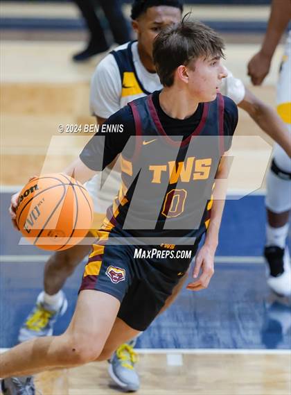 Thumbnail 2 in Walker vs. Valdosta (Lemon Street Classic) photogallery.