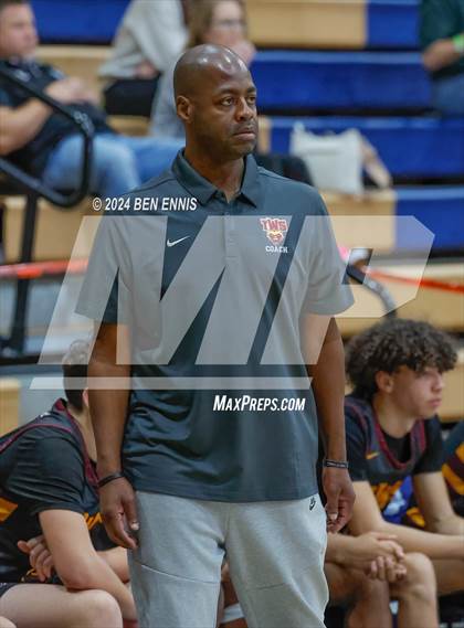 Thumbnail 2 in Walker vs. Valdosta (Lemon Street Classic) photogallery.