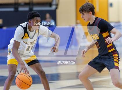 Thumbnail 2 in Walker vs. Valdosta (Lemon Street Classic) photogallery.
