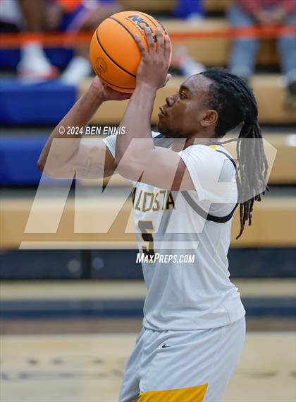 Thumbnail 3 in Walker vs. Valdosta (Lemon Street Classic) photogallery.