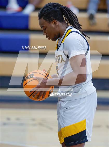 Thumbnail 1 in Walker vs. Valdosta (Lemon Street Classic) photogallery.