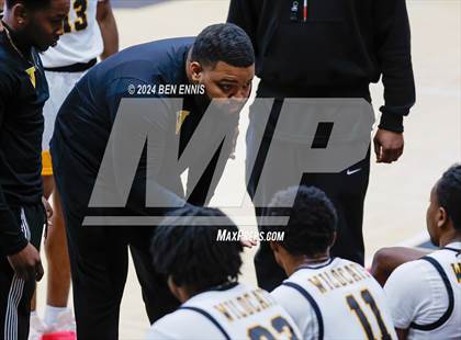 Thumbnail 1 in Walker vs. Valdosta (Lemon Street Classic) photogallery.