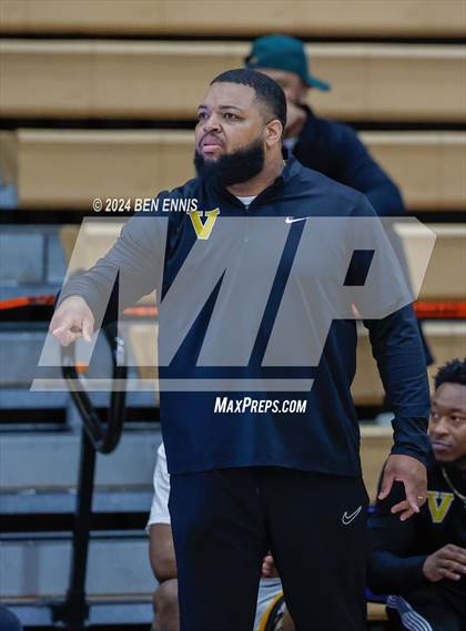 Thumbnail 2 in Walker vs. Valdosta (Lemon Street Classic) photogallery.