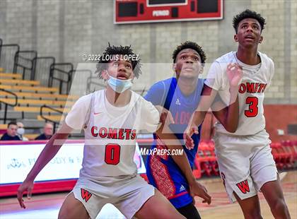 Thumbnail 3 in Los Alamitos vs. Westchester photogallery.