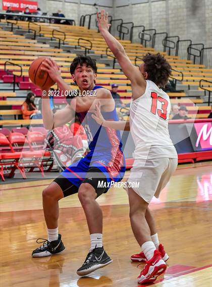 Thumbnail 1 in Los Alamitos vs. Westchester photogallery.