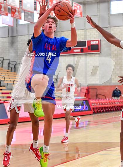 Thumbnail 3 in Los Alamitos vs. Westchester photogallery.