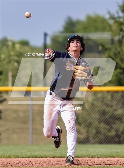 Thumbnail 1 in Xavier @ Linn-Mar photogallery.