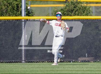 Thumbnail 2 in Xavier @ Linn-Mar photogallery.