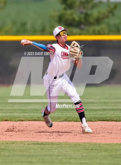 Thumbnail 3 in Xavier @ Linn-Mar photogallery.
