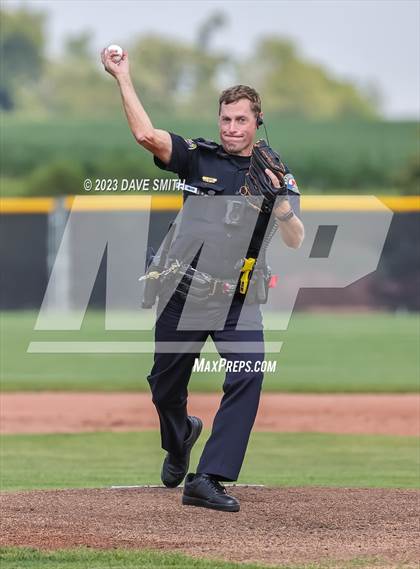 Thumbnail 1 in Xavier @ Linn-Mar photogallery.