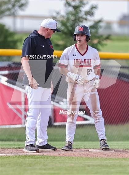 Thumbnail 1 in Xavier @ Linn-Mar photogallery.