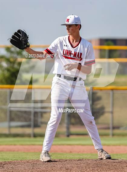 Thumbnail 3 in Xavier @ Linn-Mar photogallery.