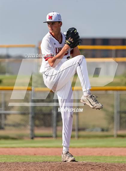 Thumbnail 1 in Xavier @ Linn-Mar photogallery.