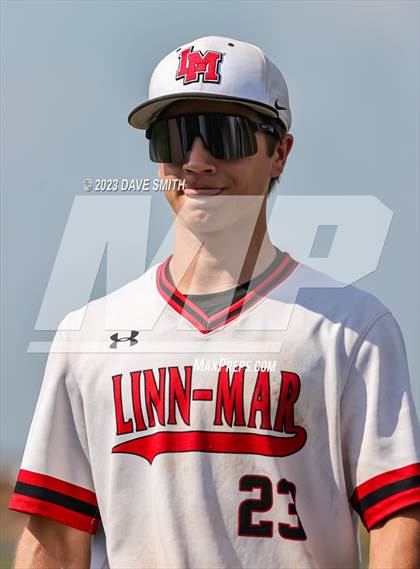 Thumbnail 2 in Xavier @ Linn-Mar photogallery.