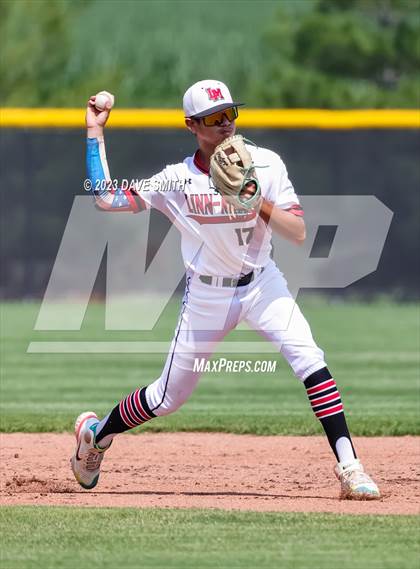 Thumbnail 3 in Xavier @ Linn-Mar photogallery.
