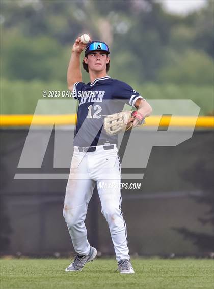 Thumbnail 3 in Xavier @ Linn-Mar photogallery.