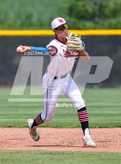 Thumbnail 1 in Xavier @ Linn-Mar photogallery.