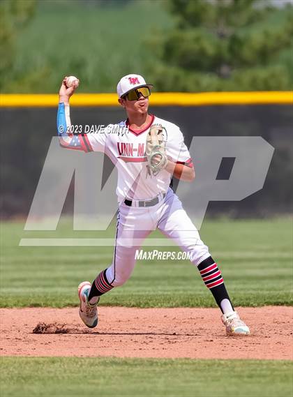 Thumbnail 2 in Xavier @ Linn-Mar photogallery.