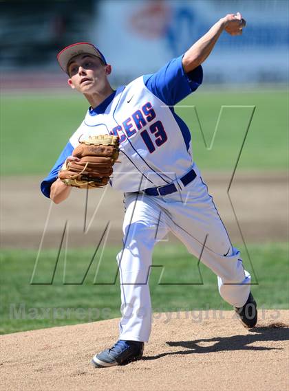 Thumbnail 3 in Notre Dame vs. Waterford (Class L Semifinal) photogallery.