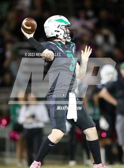 Thumbnail 3 in Lincoln vs Eagle Rock photogallery.