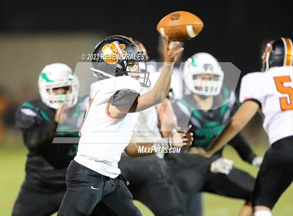 Thumbnail 3 in Lincoln vs Eagle Rock photogallery.
