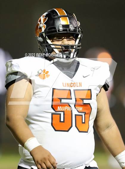 Thumbnail 3 in Lincoln vs Eagle Rock photogallery.