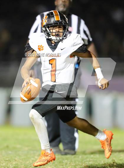 Thumbnail 1 in Lincoln vs Eagle Rock photogallery.