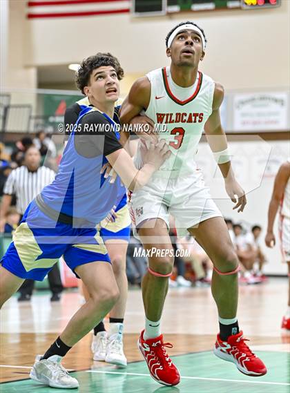 Thumbnail 2 in Elkhart @ Lawrence North photogallery.