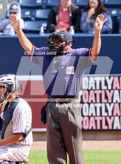 Thumbnail 1 in Abington vs. Seekonk (MIAA Division 4 Final) photogallery.