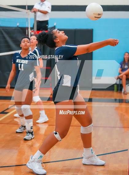 Thumbnail 1 in Willow Canyon vs Parker (Wolves Classic) photogallery.