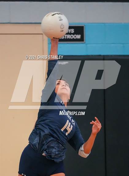 Thumbnail 2 in Willow Canyon vs Parker (Wolves Classic) photogallery.