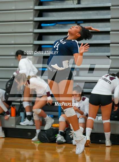 Thumbnail 1 in Willow Canyon vs Parker (Wolves Classic) photogallery.