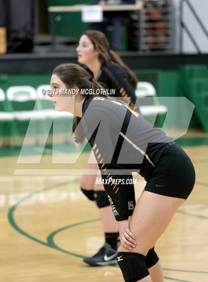 Thumbnail 1 in Elmwood vs. Marquette photogallery.