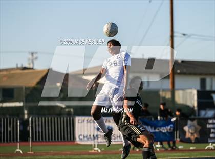Thumbnail 2 in Servite vs. Loyola (CIF Southern Section D1 Final) photogallery.
