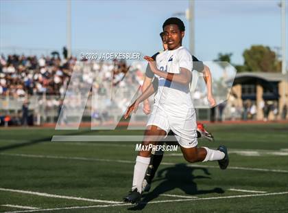 Thumbnail 3 in Servite vs. Loyola (CIF Southern Section D1 Final) photogallery.