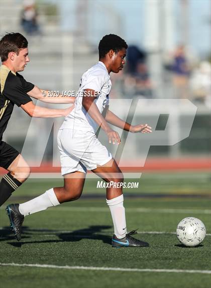 Thumbnail 3 in Servite vs. Loyola (CIF Southern Section D1 Final) photogallery.