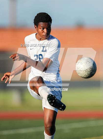 Thumbnail 1 in Servite vs. Loyola (CIF Southern Section D1 Final) photogallery.